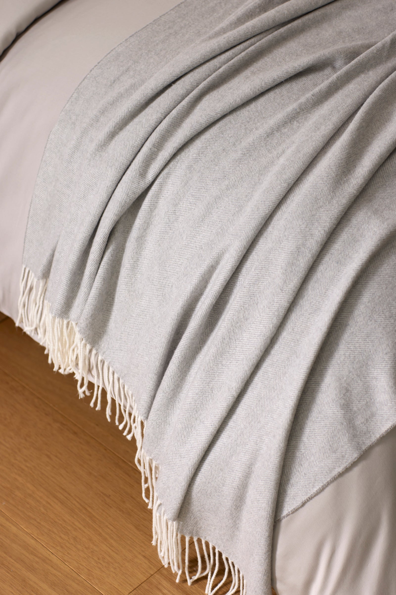 Bamboo Herringbone Tassel Throw - Image 4
