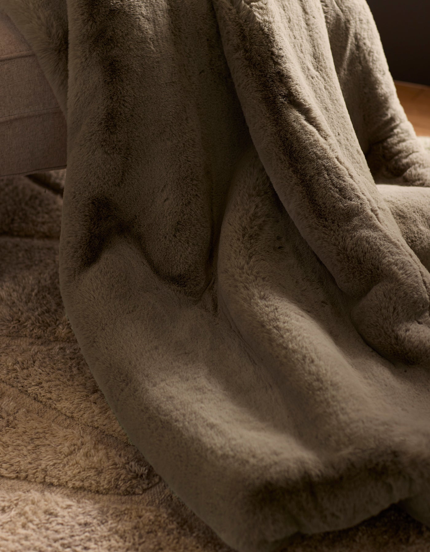 Superplush Cuddle Blanket - Image 3