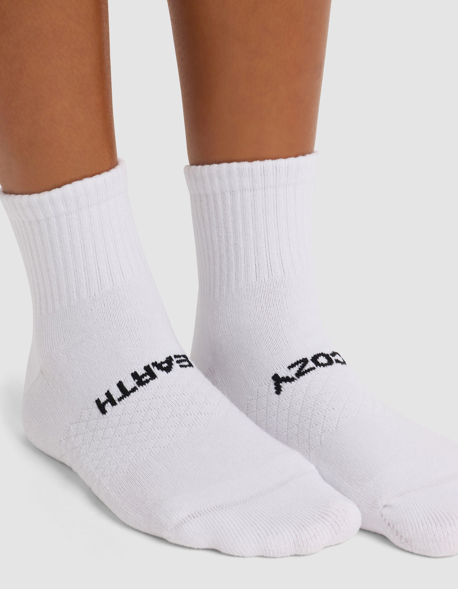 Women's Essential Quarter Sock 4-Pack - Image 8