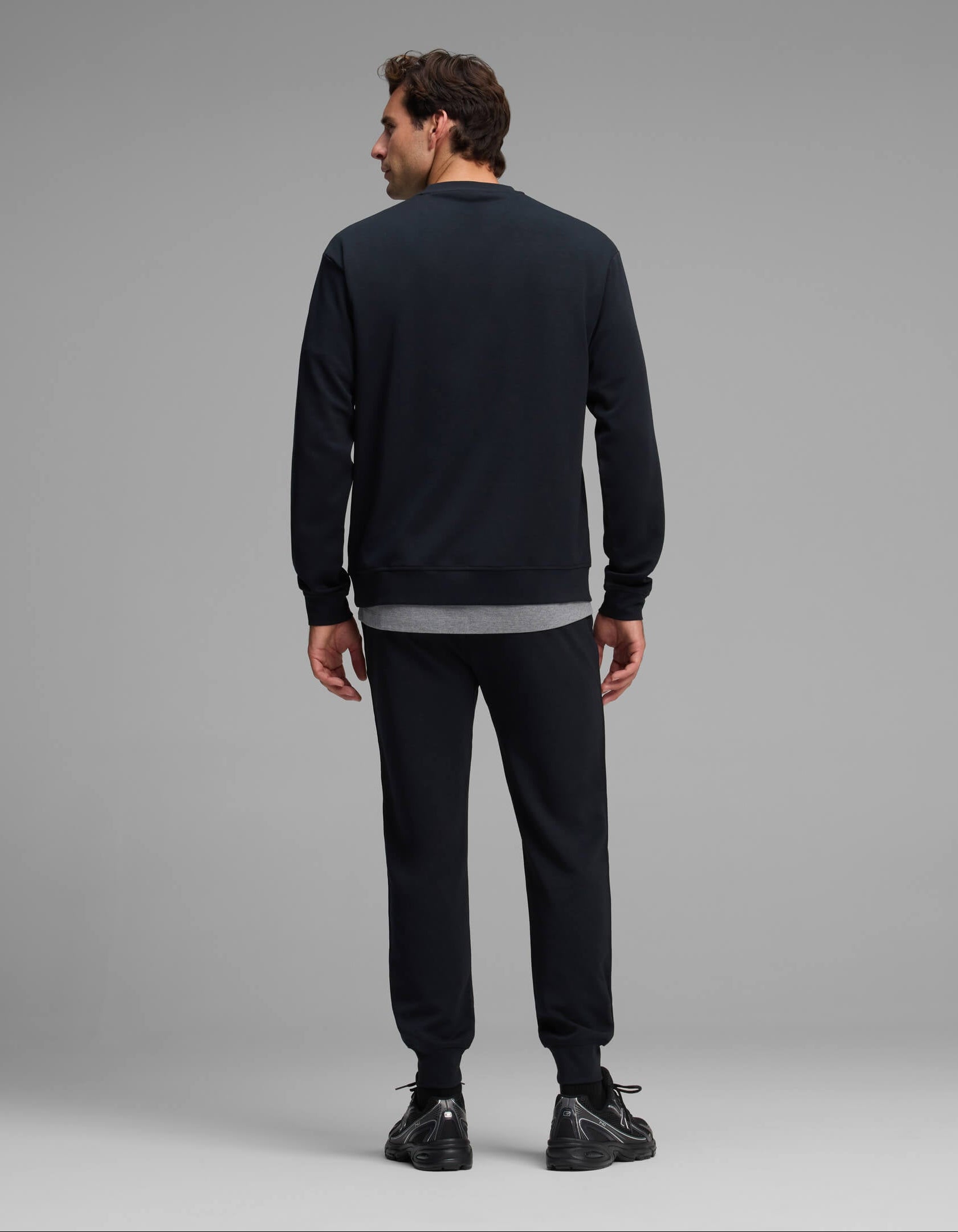 Men's Versa Crewneck & Jogger Set - Image 2