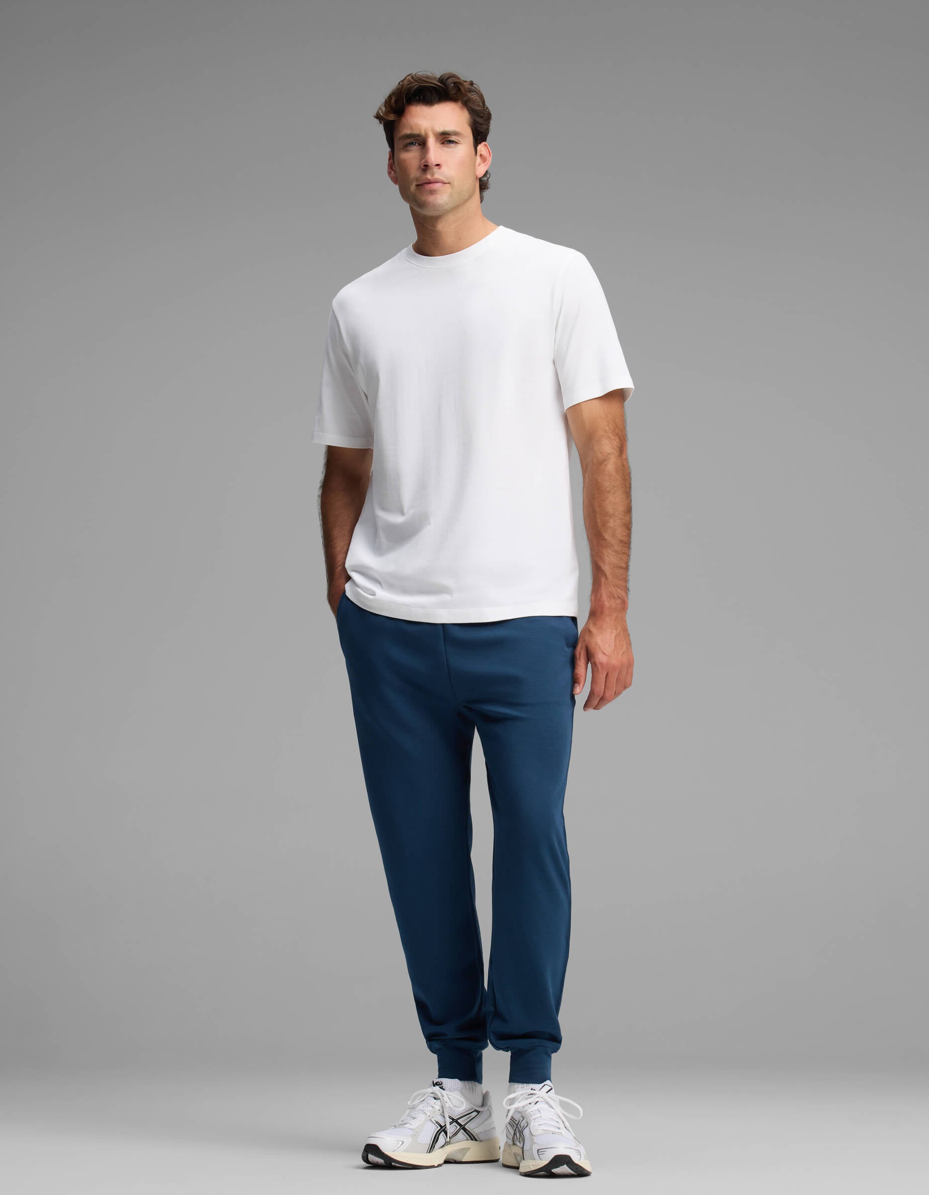 Men's Versa Jogger - Image 3